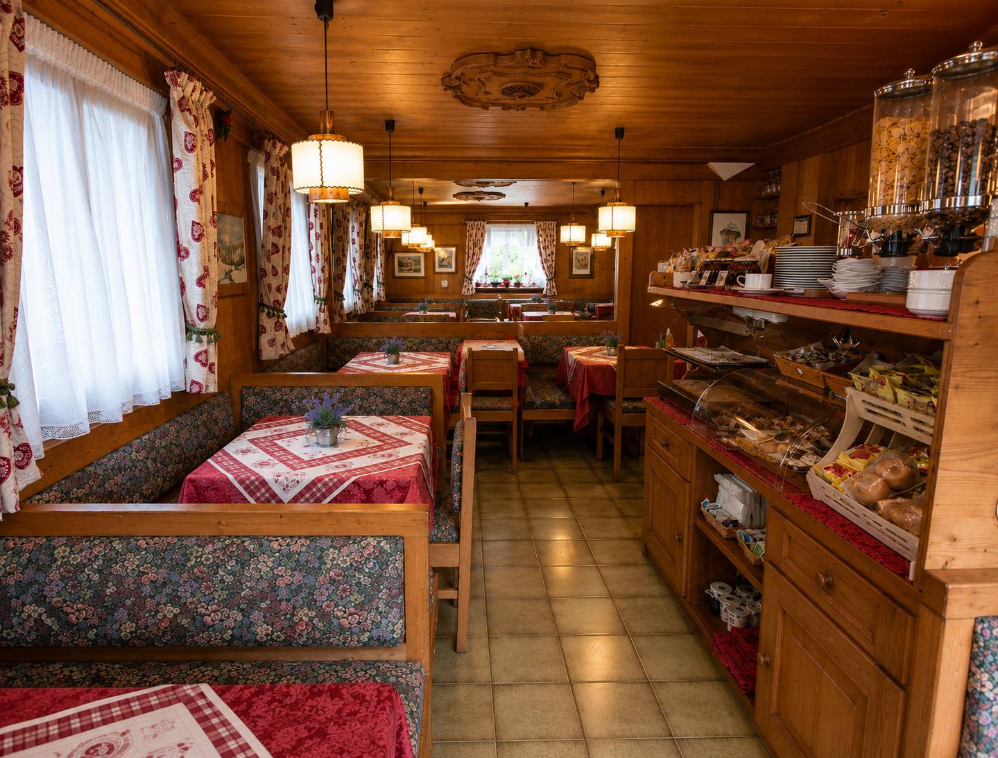 Breakfast Room